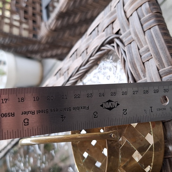 Vintage Brass woven baskets with handle - Picture 9 of 9